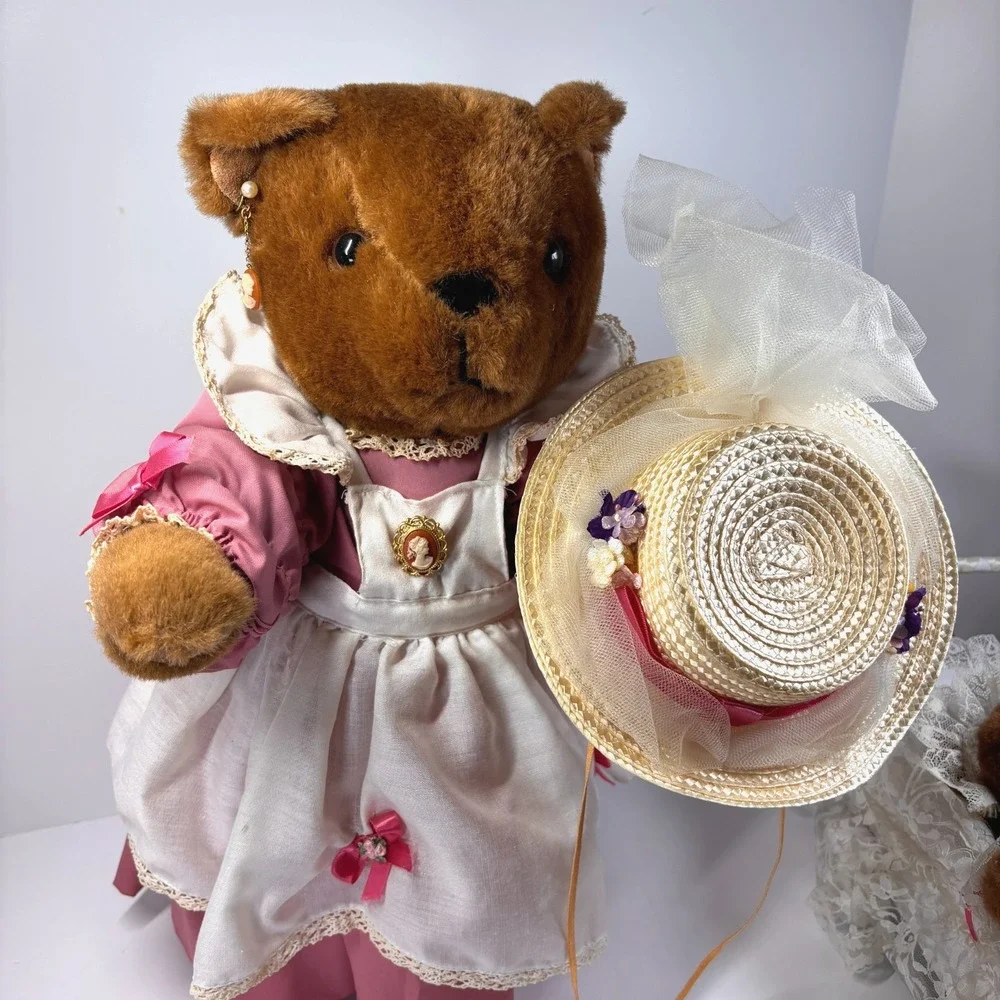 Danbury Mint Mama Bear And Her Twins 16